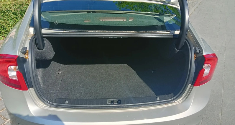 Volvo S60 cena 72900 przebieg: 117250, rok produkcji 2018 z Brzostek małe 121